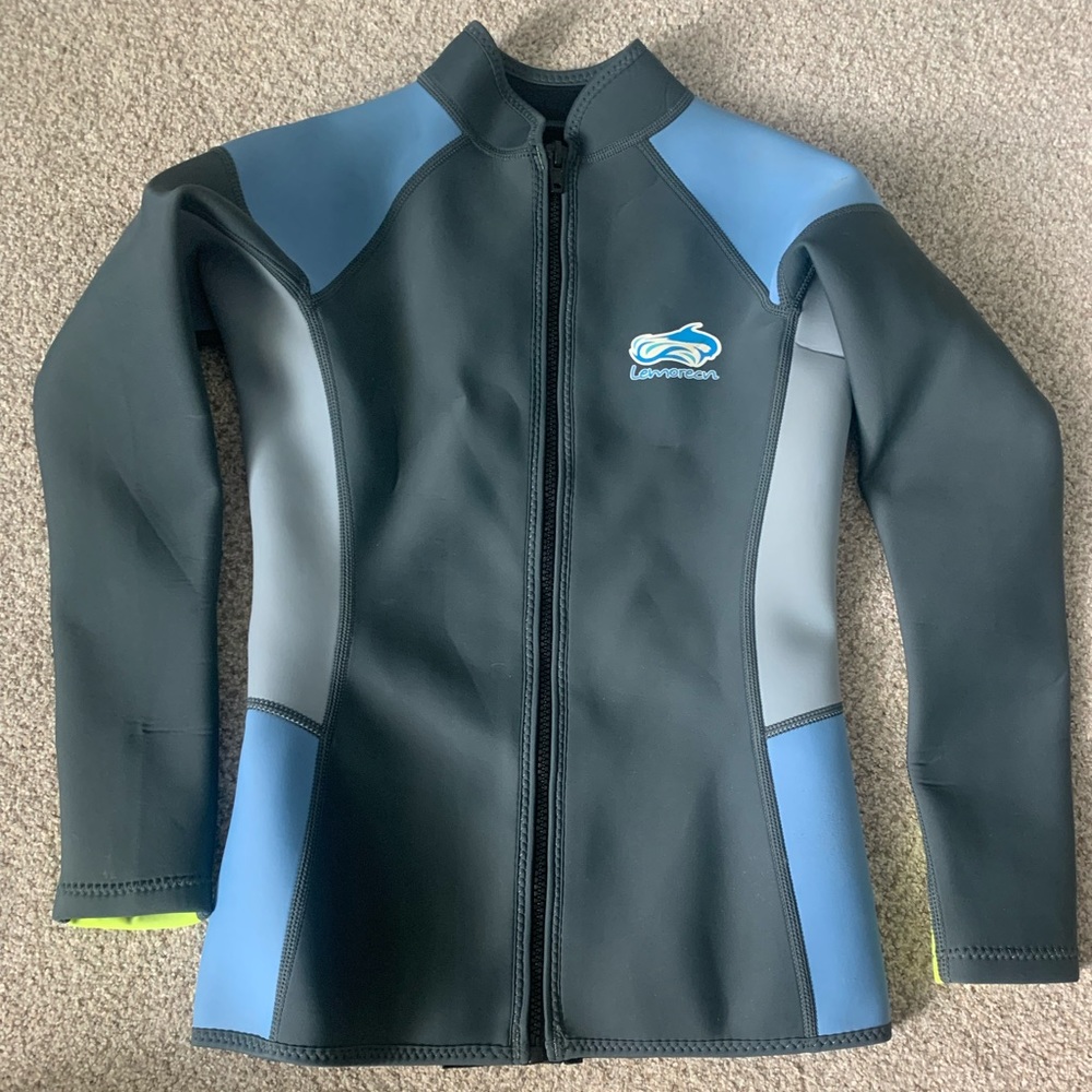 Lemorecn 2mm wetsuit jacket - size small, used once! Perfect condition!
